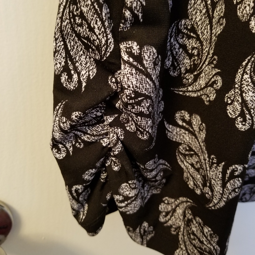 Lane Bryant 22/24 Black & White Damask Top - Picture 5 of 5